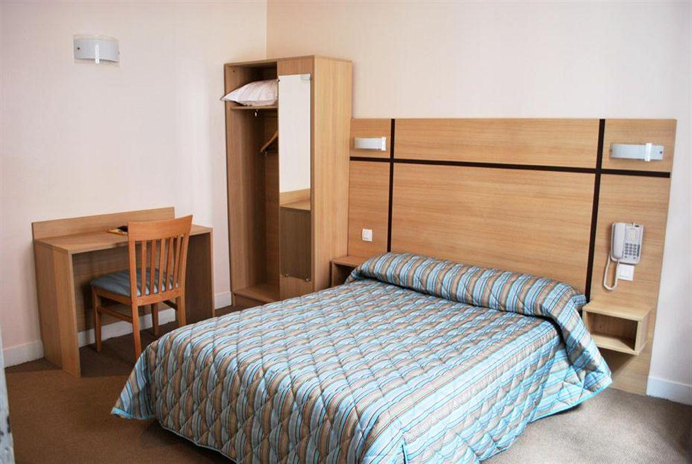 Comfort Hotel Au Firmament Asnieres-Sur-Seine Exterior photo